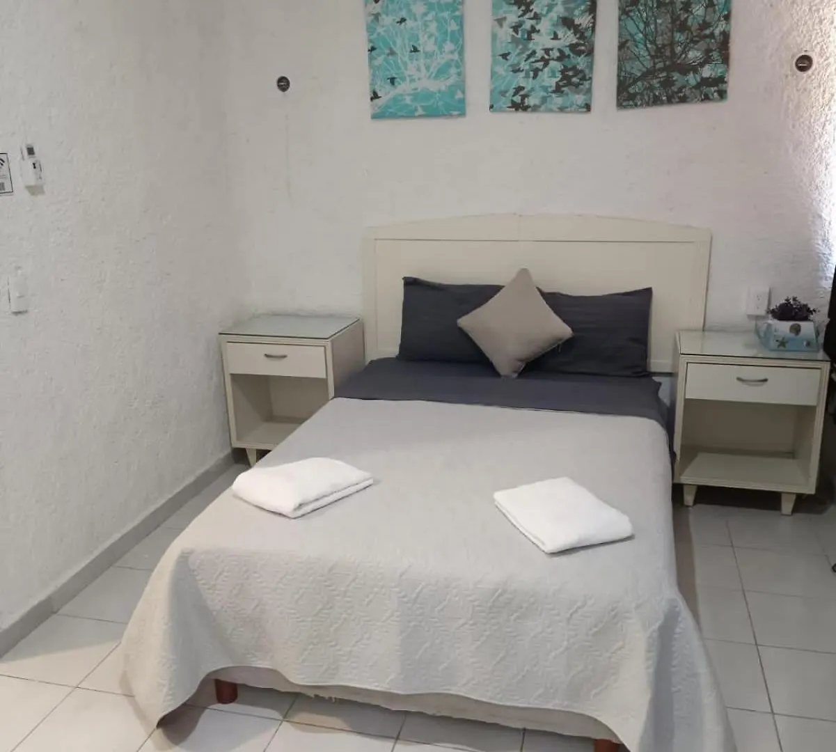 Casa Hermosa En Zona Hotelera Frente Laguna Cancún Vakantiehuis